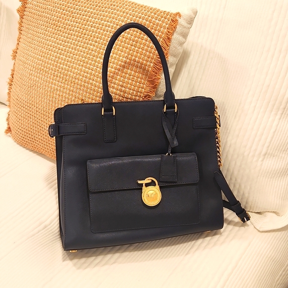 Micheal Kors Navy Tote Bag - Picture 1 of 7